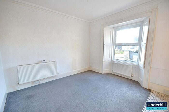 1 Bedroom Flat For Sale In Flat, West Cliff, Dawlish, EX7