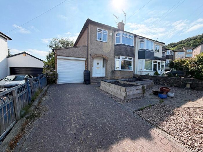 3 Bedroom Semi-Detached House For Sale In Nab Wood Road, Nab Wood, BD18