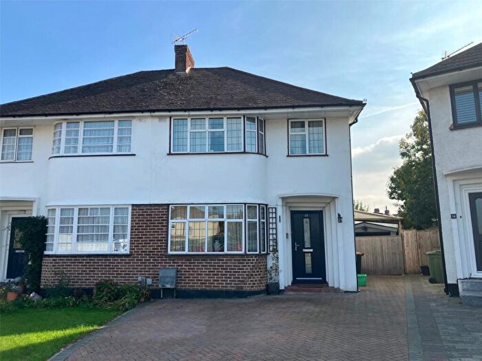 3 Bedroom Semi-Detached House For Sale In Lodge Close, Orpington, BR6