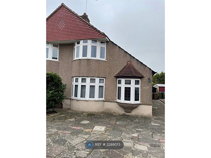 3 Bedroom Semi-Detached House To Rent In Bellegrove Road, Welling, DA16
