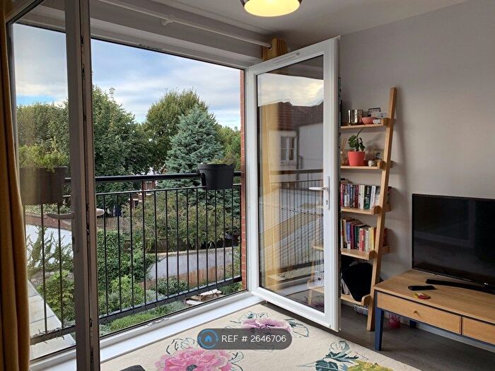 2 Bedroom Flat To Rent In The Old Library, Bristol, BS6