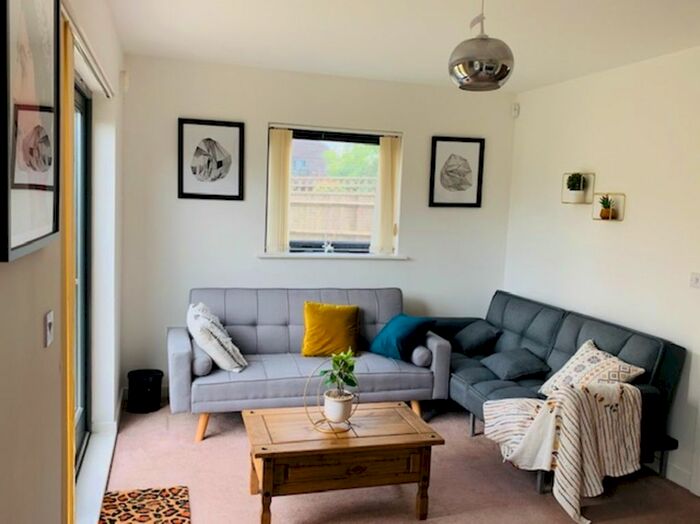 4 Bedroom Flat To Rent In Galleons Drive, Tulsa, IG11