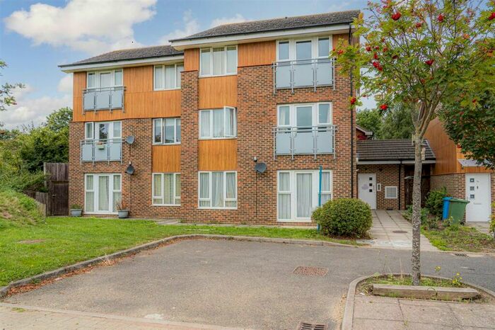 1 Bedroom Flat To Rent In Whiting Crescent, Faversham, ME13