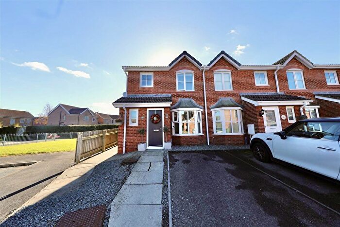3 Bedroom End Terrace House For Sale In The Hawthorns, Long Riston, Hull, HU11