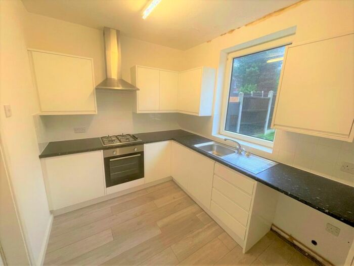 3 Bedroom Terraced House To Rent In Hartley Brook Road, Shiregreen, S5