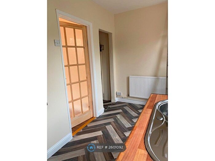 2 Bedroom End Of Terrace House To Rent In Hastings Road, Northampton, NN2