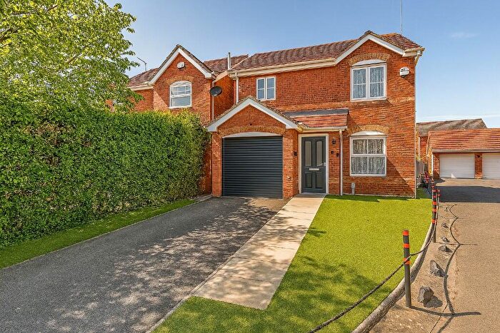 3 Bedroom Detached House For Sale In Broadwaters, Kingswood, Hull, East Riding Of Yorkshire, HU7