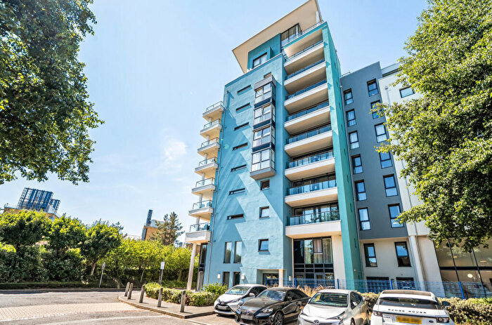 2 Bedroom Flat For Sale In Ocean Way, Ocean Village, Southampton, Hampshire, SO14
