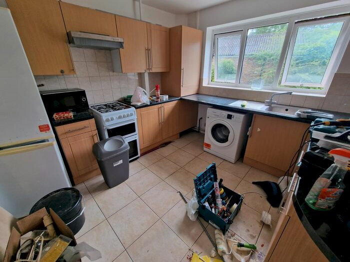 2 Bedroom Flat To Rent In Magnolia Court, The Mall, Preston Hill, HA3