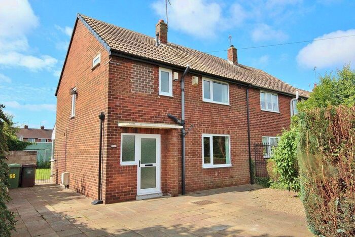 3 Bedroom Semi-Detached House To Rent In Springfields, Knottingley, WF11