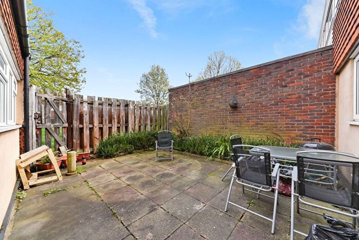 4 Bedroom Terraced House To Rent In Laburnum Grove, London, KT3