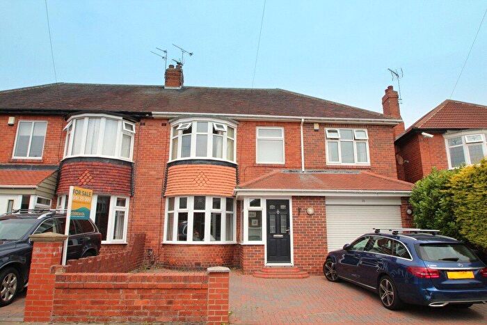 4 Bedroom Semi-Detached House For Sale In Deepdale Road, Cullercoats, NE30