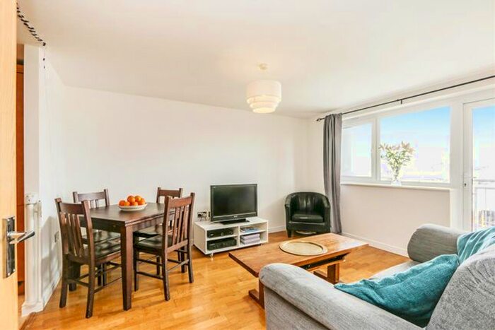 2 Bedroom Flat To Rent In Singapore Road, London, W13