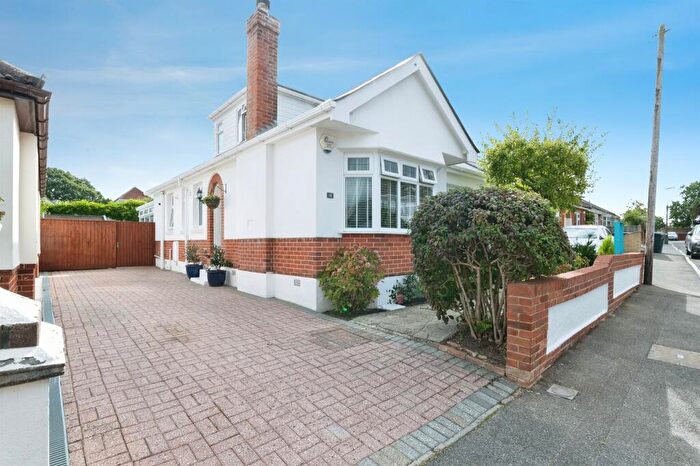 4 Bedroom Detached Bungalow For Sale In Heather Road, Bournemouth, BH10
