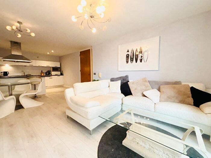 2 Bedroom Flat To Rent In Melia House B, Hornbeam Way, M4