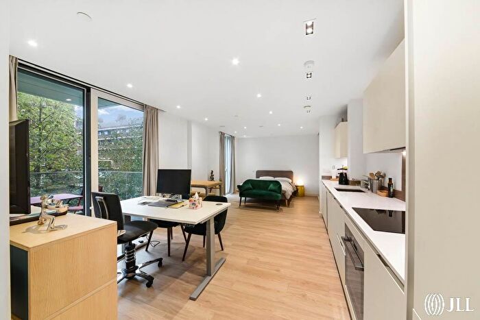 Apartment To Rent In Woodberry Down London, N4