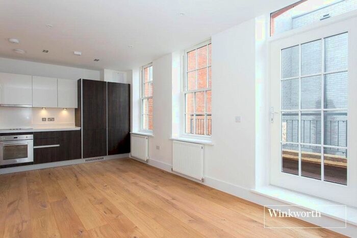1 Bedroom Flat To Rent In Prytaneum Court, Green Lanes, London, N13