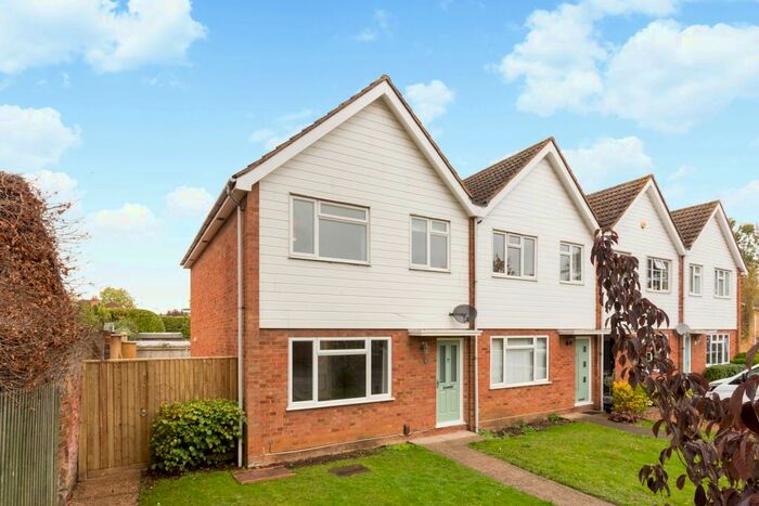 3 Bedroom Semi-Detached House To Rent In Addington Close, Windsor SL4