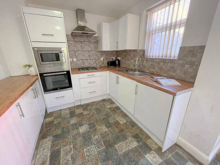 6 Bedroom Terraced House To Rent In Cameron Street, L7