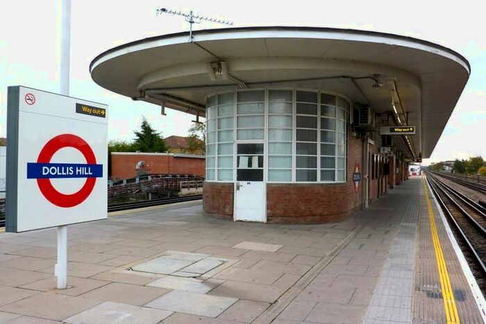 6 Bedroom Town House To Rent In Burnley Road, London, NW10