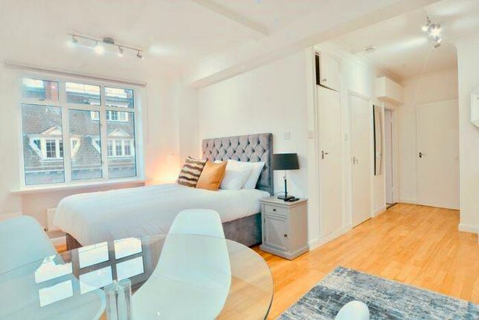 Studio To Rent In Warren Court, Euston Road, Marylebone, NW1