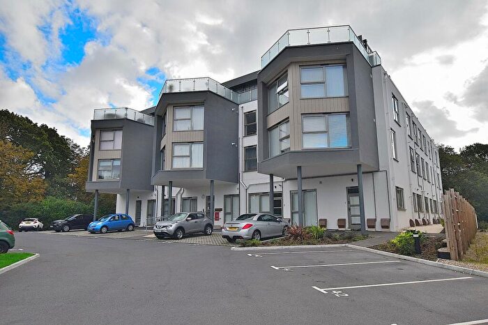 1 Bedroom Flat To Rent In Somerford Road, Christchurch, Dorset., BH23