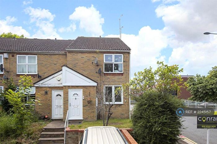 2 Bedroom Flat To Rent In Castile Road, London, SE18