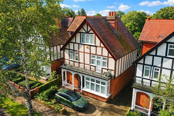 4 Bedroom Detached House For Sale In Glebe Road, Staines-Upon-Thames, Surrey, TW18