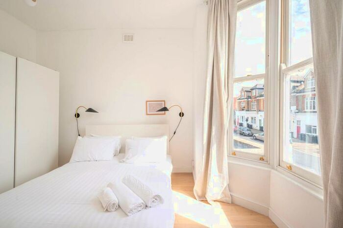 1 Bedroom Flat To Rent In Rectory Road, Hackney, London, N16