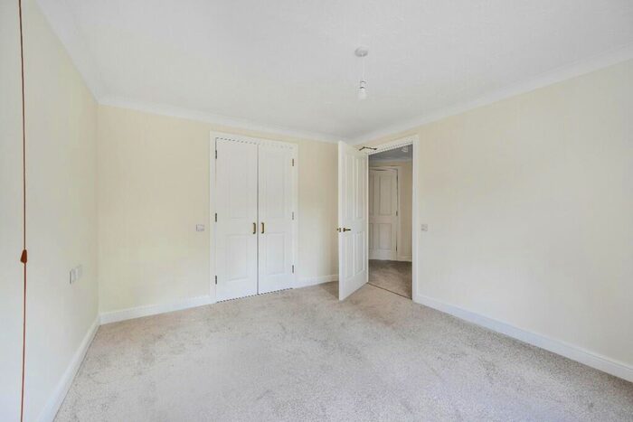 2 Bedroom Retirement Property For Sale In Melton Court, Poole, BH13