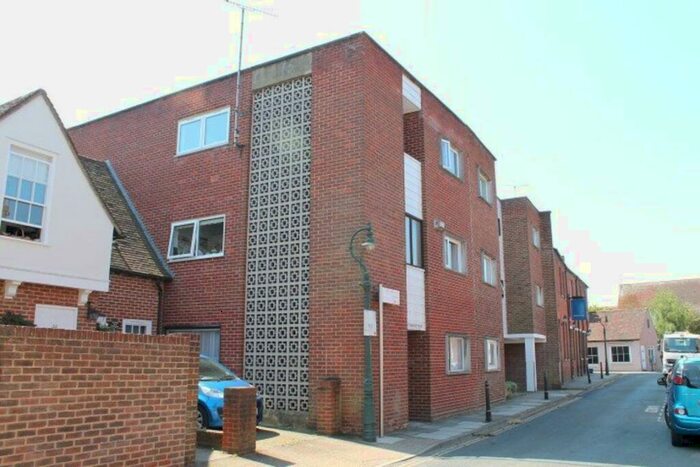 1 Bedroom Flat To Rent In Marlowe Court, Canterbury - Ref, CT1