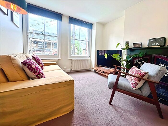 1 Bedroom Flat To Rent In Tunis Road, London, W12