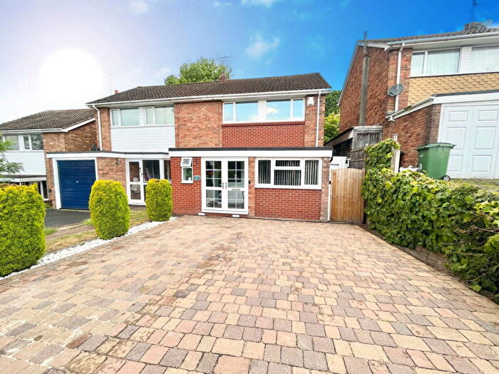 3 Bedroom Semi-Detached House For Sale In Woods Lane, Brierley Hill, DY5