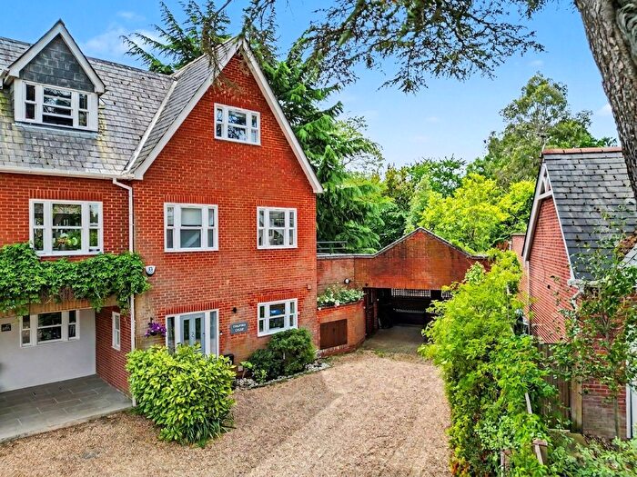 4 Bedroom Semi-Detached House For Sale In Matham Road, East Molesey, KT8