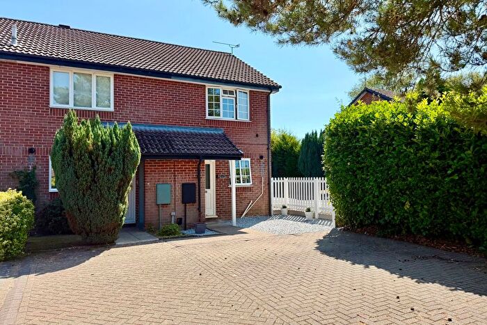 2 Bedroom Terraced House For Sale In Cheylesmore Drive, Frimley, GU16