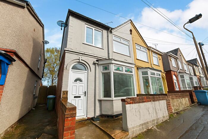 3 Bedroom House To Rent In Somersall Street, Mansfield, NG19