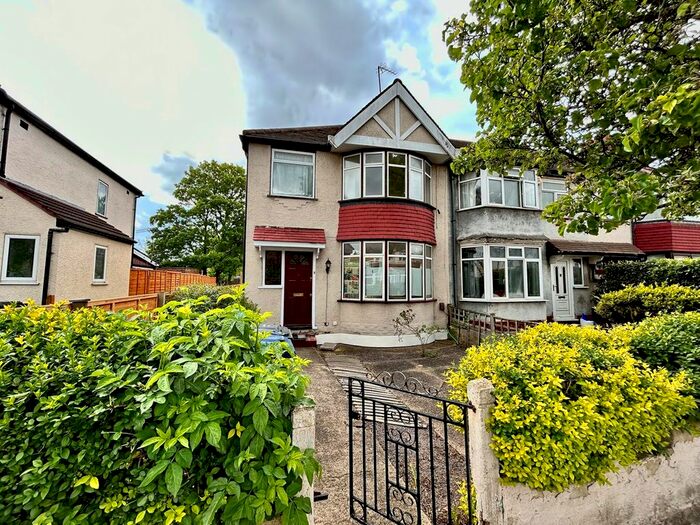 3 Bedroom Terraced House To Rent In Tavistock Avenue, Perivale, Greenford, UB6