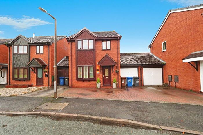 3 Bedroom Link Detached House For Sale In Goodwood Close, Stretton, Burton-On-Trent, Staffordshire, DE13