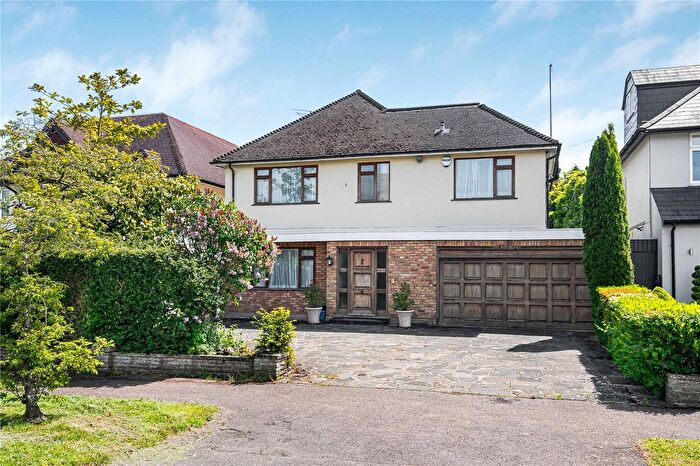 4 Bedroom Detached House For Sale In The Rise, Elstree, Borehamwood, Hertfordshire, WD6
