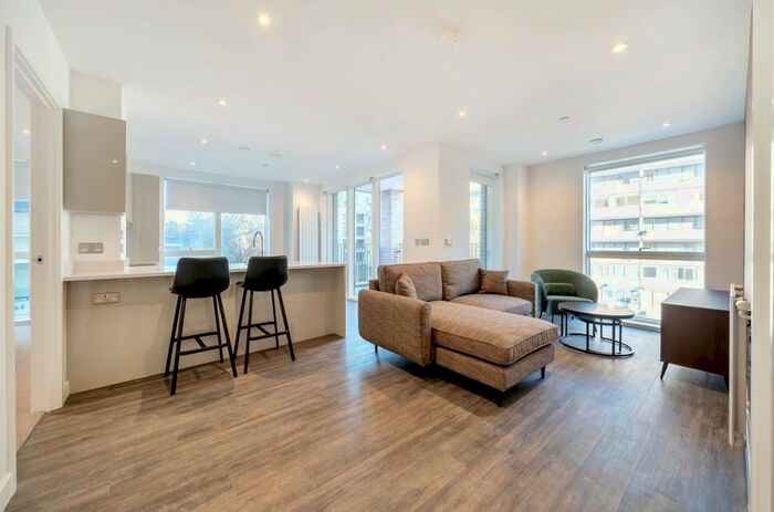 2 Bedroom Flat To Rent In Thurlow Street, London, SE17