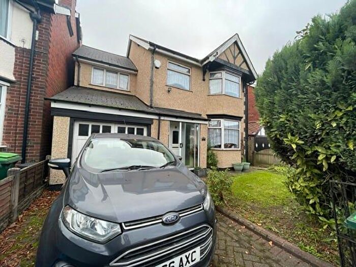 4 Bedroom Detached House For Sale In Hall Green Road, West Bromwich, B71