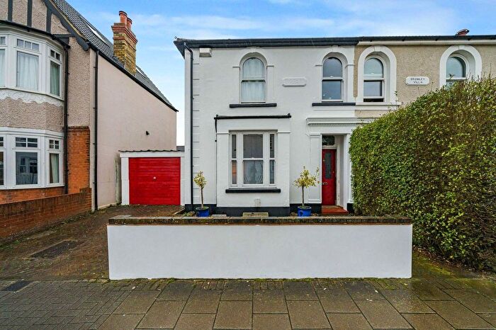 3 Bedroom Semi Detached House For Sale In Johnson Road, Bromley, BR2