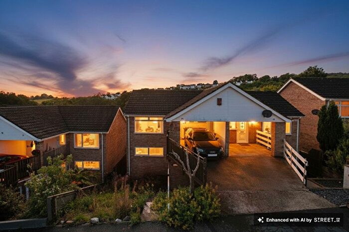 3 Bedroom Semi-Detached House For Sale In Howard Close, Teignmouth, TQ14