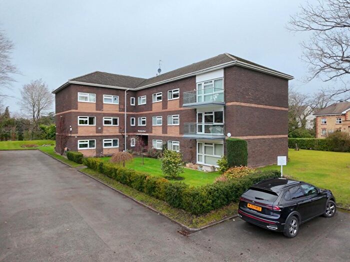 3 Bedroom Apartment For Sale In Horseshoe Lane, Alderley Edge, SK9