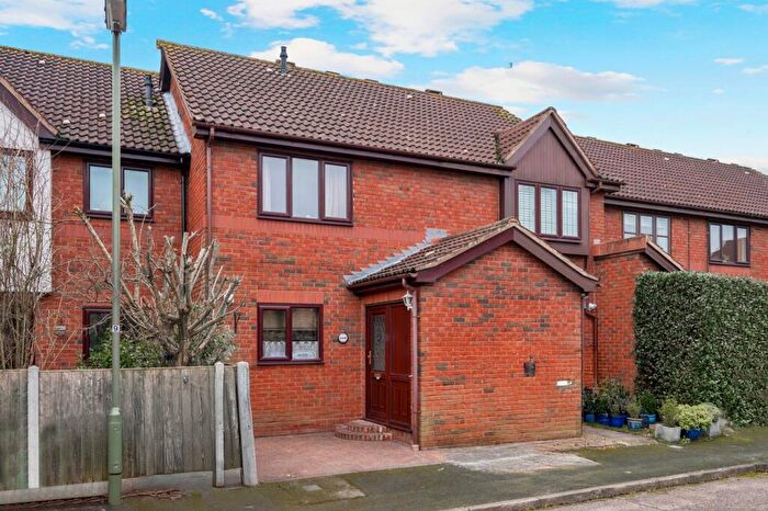 2 Bedroom Terraced House For Sale In Montague Close, Walton-on-Thames, KT12