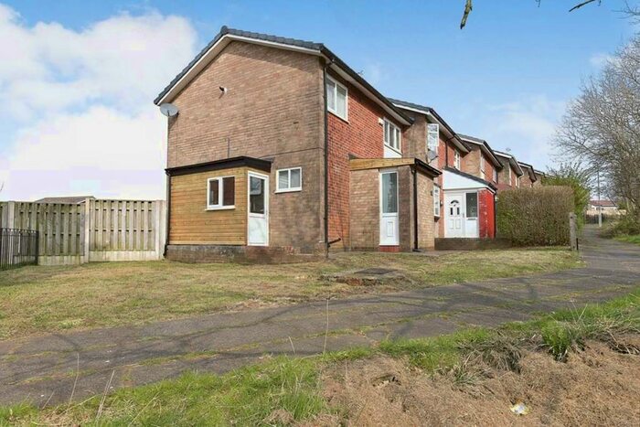 3 Bedroom End Of Terrace House To Rent In Silverton Close, Hyde, Greater Manchester, SK14