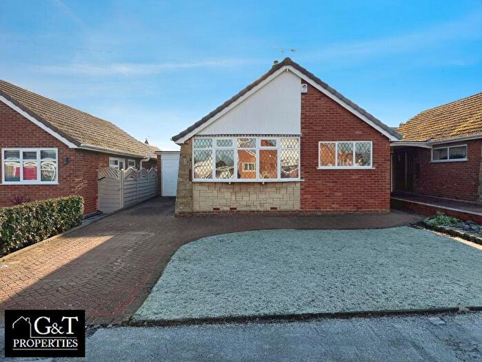 2 Bedroom Bungalow For Sale In Burnham Close, Kingswinford, DY6