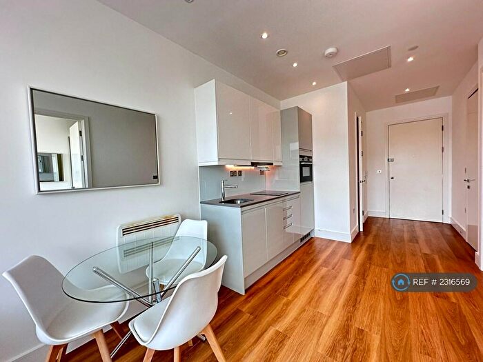 1 Bedroom Flat To Rent In Atria House, Slough, SL1