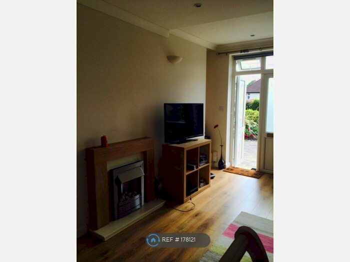 1 Bedroom Flat To Rent In South Croydon, Croydon, CR2