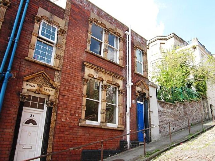 4 Bedroom Terraced House To Rent In Montague Hill, BS2